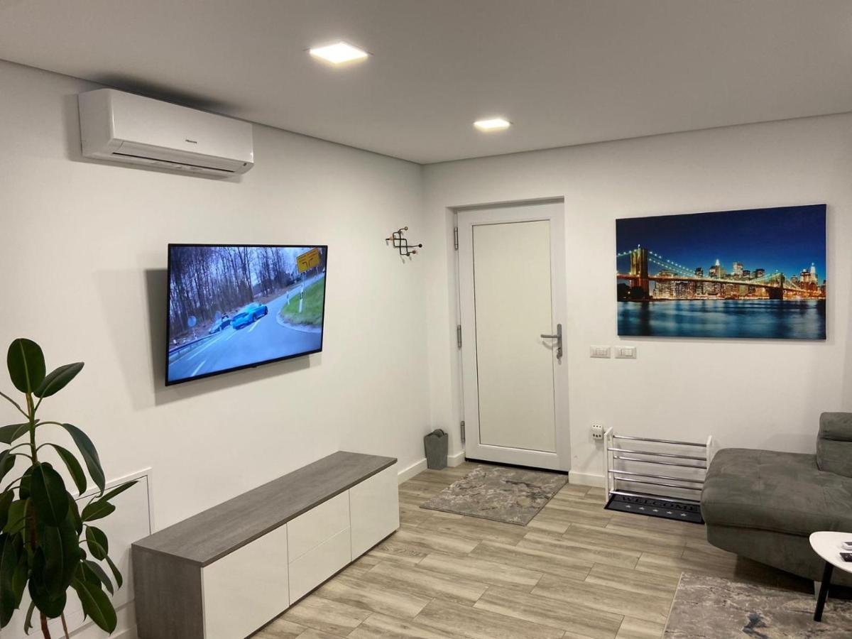 Lora Studio Apartment Suceava Ngoại thất bức ảnh
