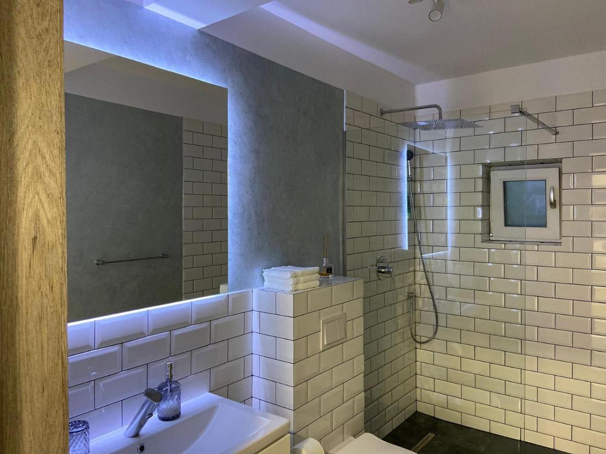 Lora Studio Apartment Suceava Ngoại thất bức ảnh