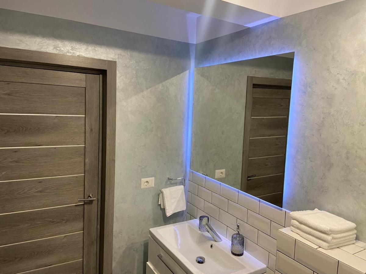 Lora Studio Apartment Suceava Ngoại thất bức ảnh